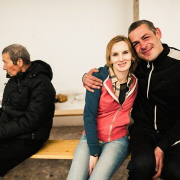 Ľudia bez domova oslávili Vianoce štedrou večerou