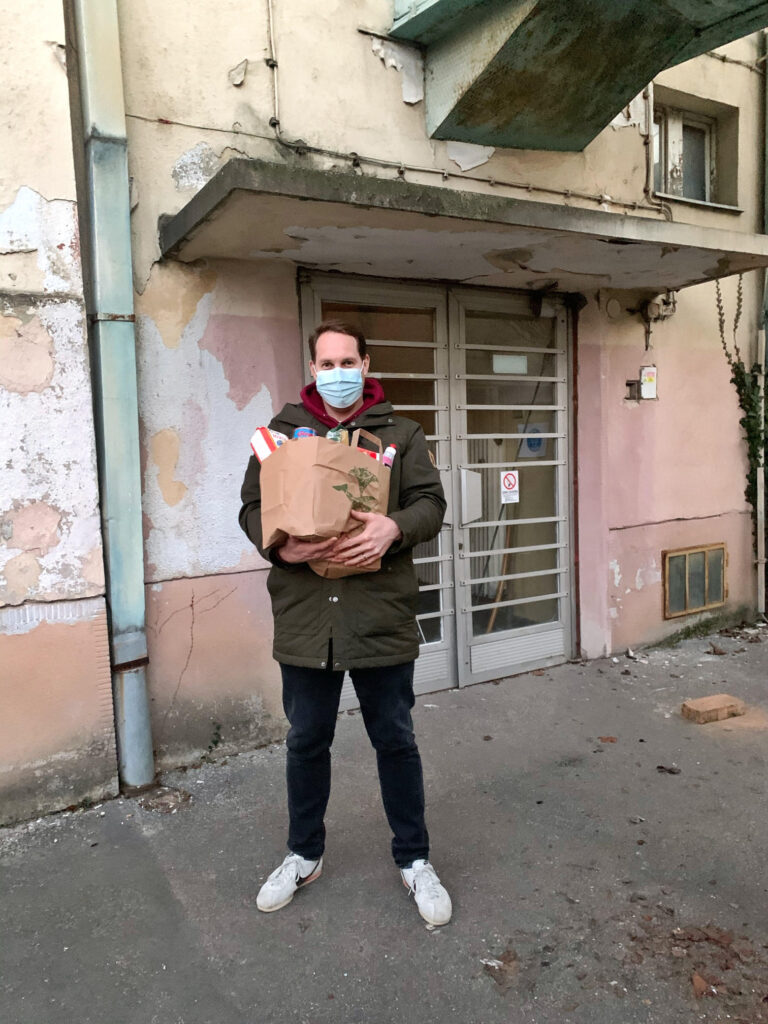 Mladí ľudia usporiadali pre charitu zbierku