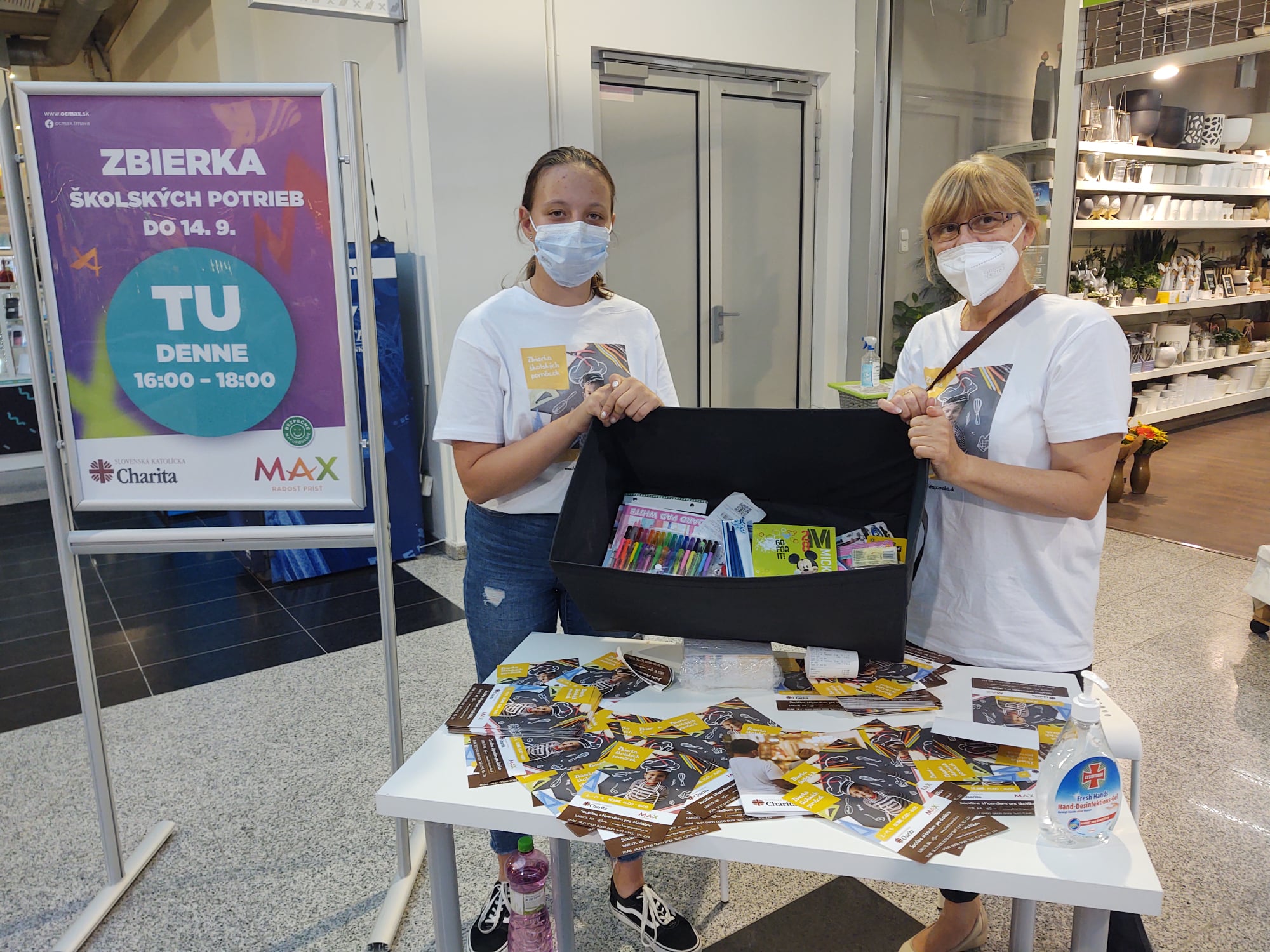Vyzbierali sme 45-tisíc školských pomôcok pre deti z núdznych rodín